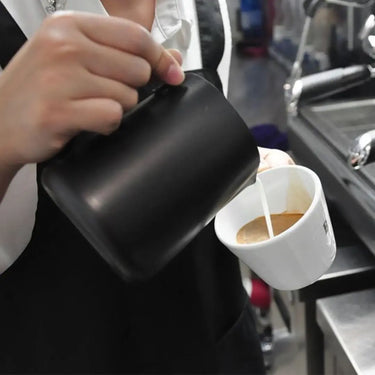 MILK JUG - 450ml BLACK Eighteen Grams